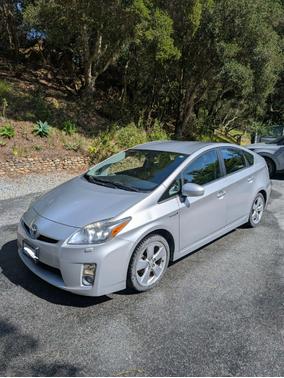 Silver 2011 Toyota Prius II