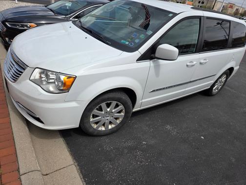 White 2015 Chrysler Town & Country Touring