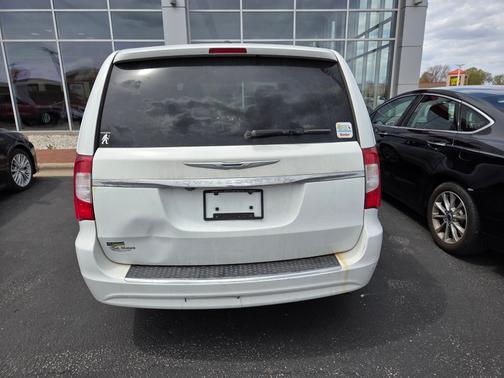 White 2015 Chrysler Town & Country Touring