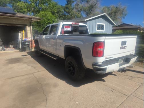 White 2017 GMC Sierra 2500 Denali