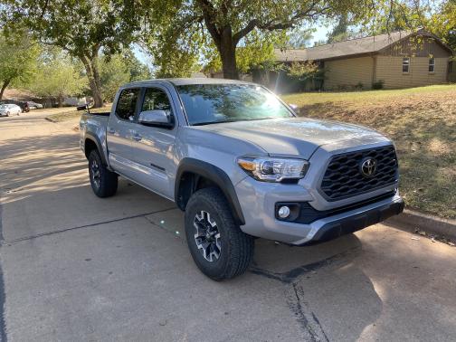 Photo 1 of 11 of 2020 Toyota Tacoma TRD Off Road