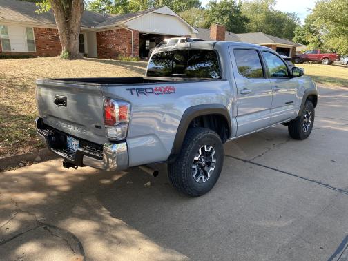 Photo 3 of 11 of 2020 Toyota Tacoma TRD Off Road