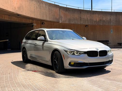 2017 BMW 330 i xDrive
