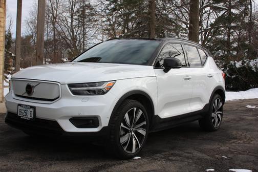 2022 Volvo XC40 Recharge Pure Electric P8 Twin Plus