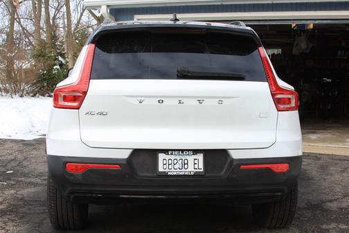 2022 Volvo XC40 Recharge Pure Electric P8 Twin Plus