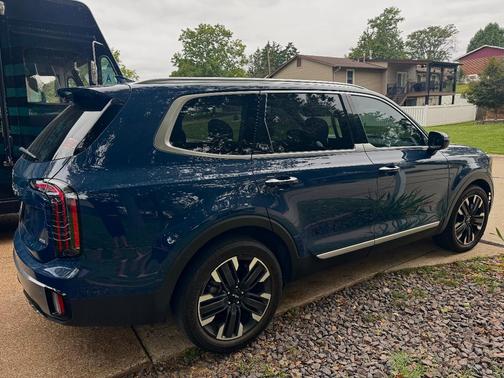 Blue 2023 Kia Telluride SX-P