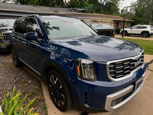 Blue 2023 Kia Telluride SX-P