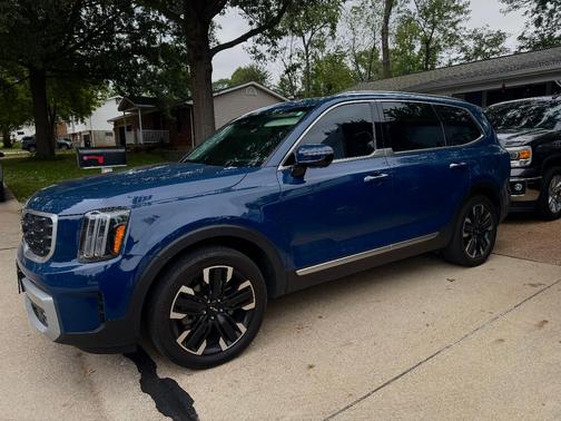 Blue 2023 Kia Telluride SX-P