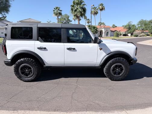 White 2021 Ford Bronco Badlands