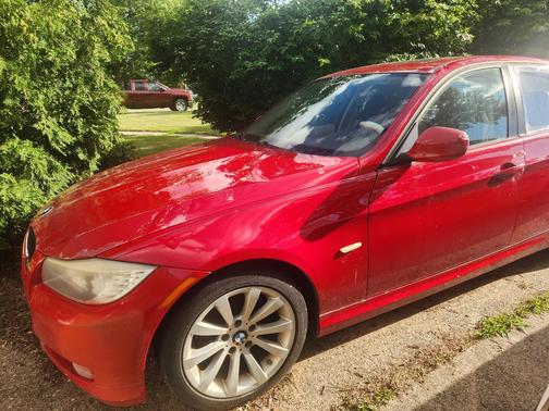 Red 2009 BMW 328 i