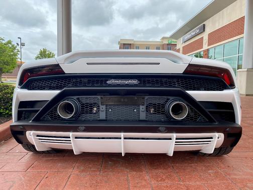 2020 Lamborghini Huracan EVO Base
