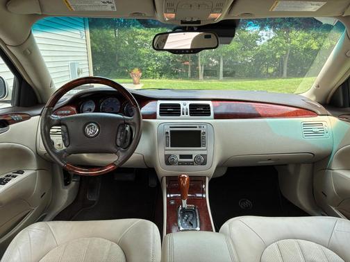 Gold 2008 Buick Lucerne Super