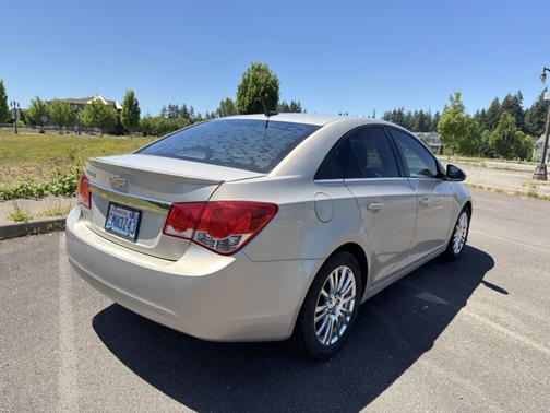 Gold 2012 Chevrolet Cruze ECO
