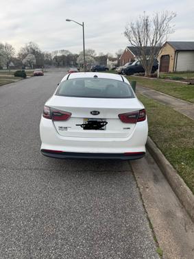 White 2015 Kia Optima Hybrid Base