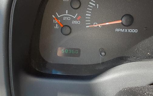 White 1999 Dodge Dakota SLT