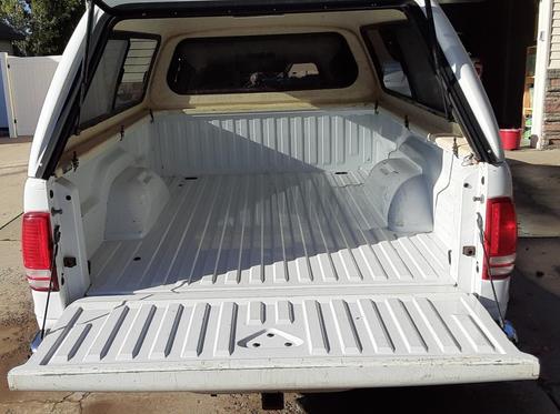White 1999 Dodge Dakota SLT