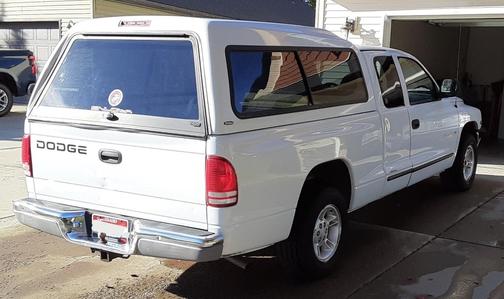 White 1999 Dodge Dakota SLT