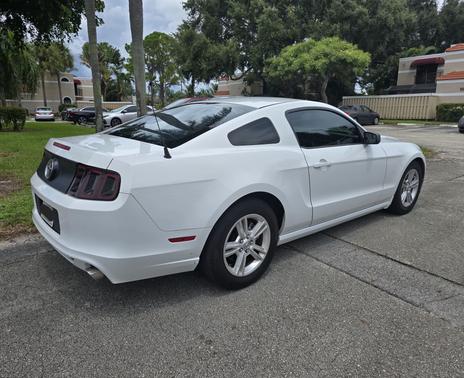 White 2014 Ford Mustang V6