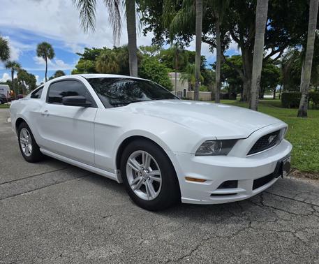 White 2014 Ford Mustang V6