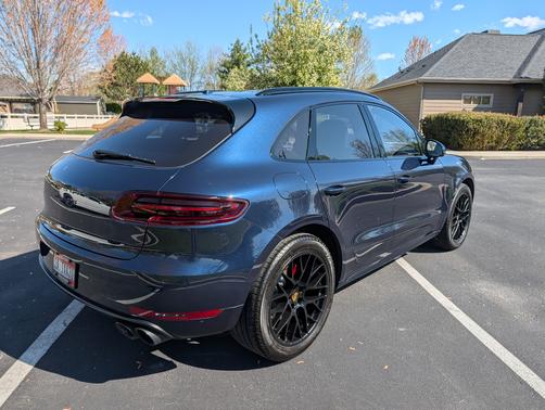 Blue 2017 Porsche Macan Macan GTS