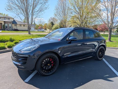 Blue 2017 Porsche Macan Macan GTS