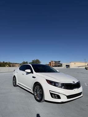 White 2015 Kia Optima SXL Turbo