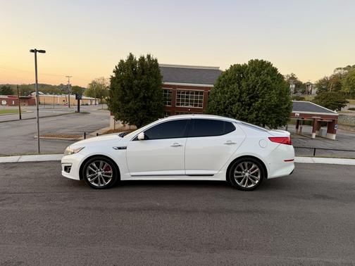 White 2015 Kia Optima SXL Turbo
