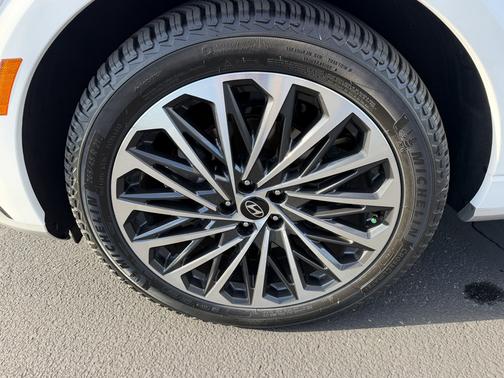 White 2026 Hyundai PALISADE Calligraphy AWD