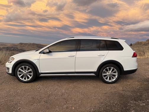 2017 Volkswagen Golf Alltrack TSI SE