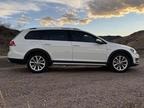 2017 Volkswagen Golf Alltrack TSI SE
