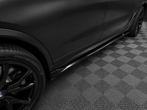 Black 2025 BMW X7 M60i