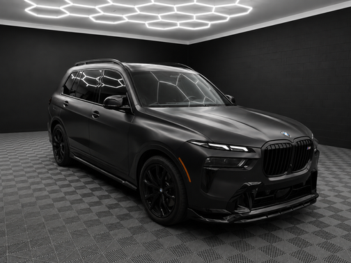 Black 2025 BMW X7 M60i