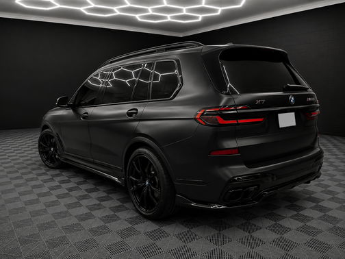 Black 2025 BMW X7 M60i