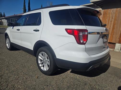 2016 Ford Explorer Base