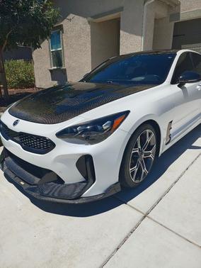 White 2018 Kia Stinger GT2