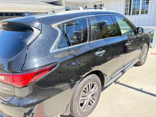Black 2019 INFINITI QX60 LUXE