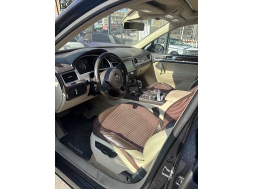 2015 Volkswagen Touareg V6 Lux