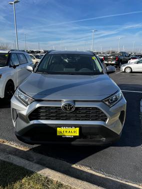 2021 Toyota RAV4 LE