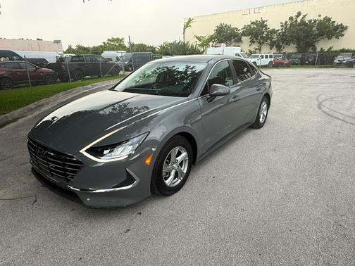 Gray 2022 Hyundai SONATA SE