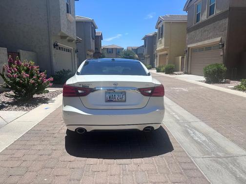 White 2016 Nissan Maxima 3.5 SL