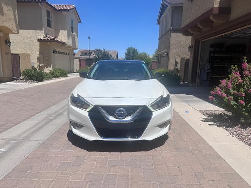 White 2016 Nissan Maxima 3.5 SL