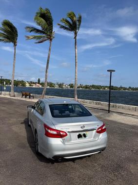 Silver 2017 Nissan Altima 2.5 SV