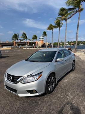 Silver 2017 Nissan Altima 2.5 SV