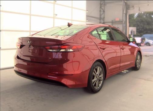 Red 2017 Hyundai ELANTRA SE