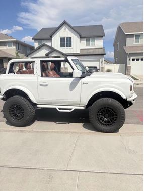 White 2022 Ford Bronco Base