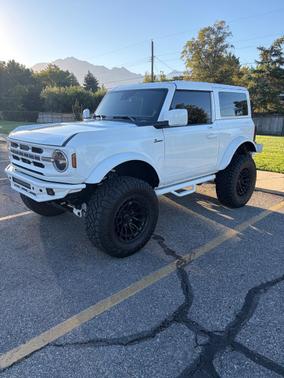 White 2022 Ford Bronco Base