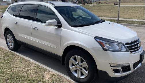 Photo 1 of 17 of 2014 Chevrolet Traverse 2LT