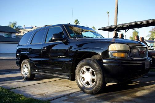 Black 2004 GMC Yukon Denali