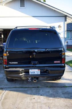 Black 2004 GMC Yukon Denali