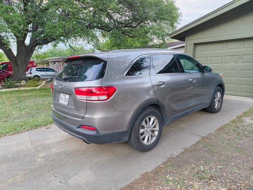 Gray 2016 Kia Sorento LX